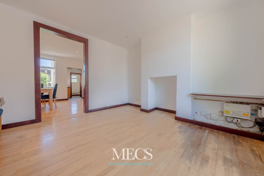 Property photo 2 of 13 5284805