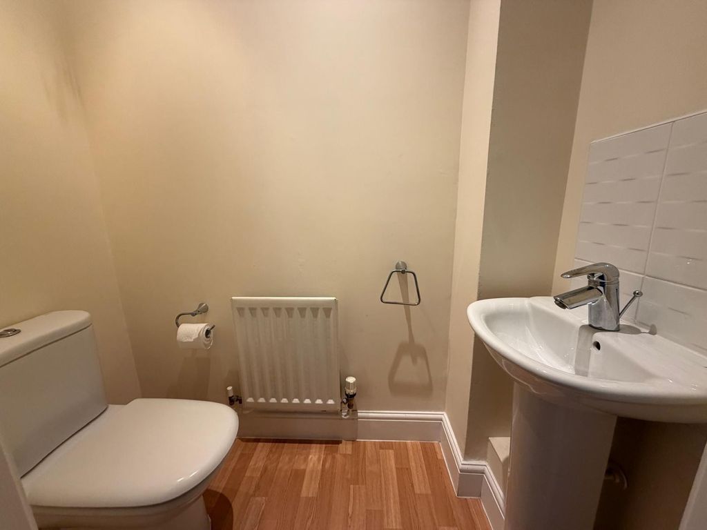 Property photo 2 of 16 Cloakroom/wc