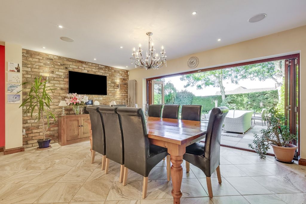 Additional image 5 of 6 bed detached house for saleMoormead Hill House, Offley Road, Hitchin SG5
