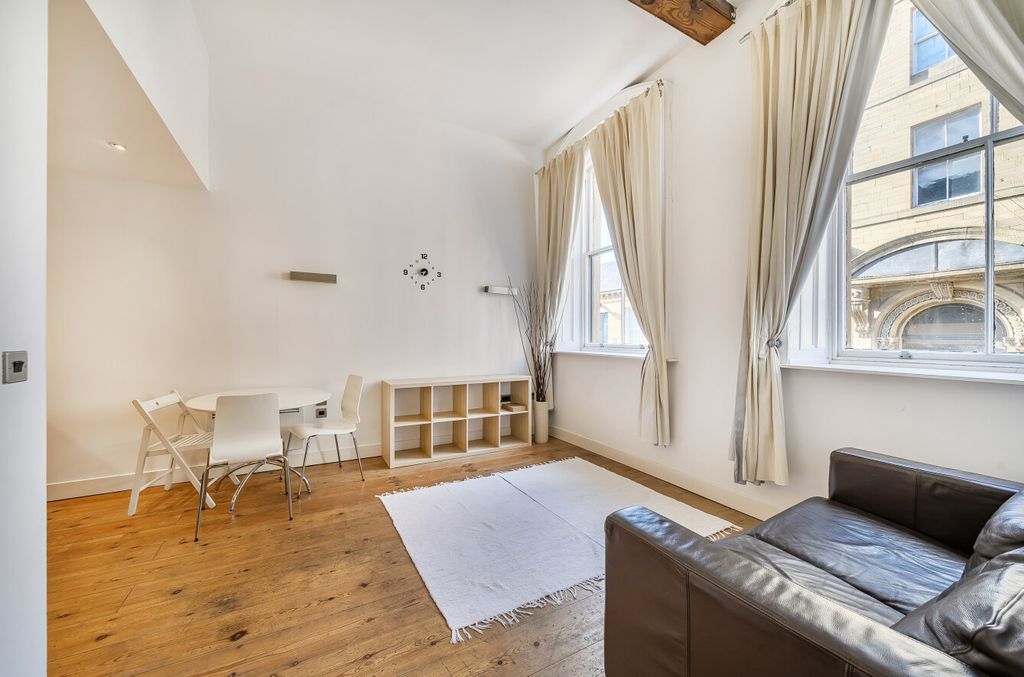 Property photo 3 of 14 1417063-12-699330...