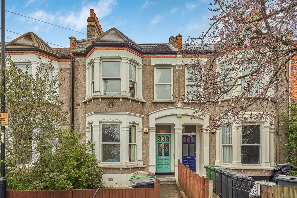 Property photo 1 of 8