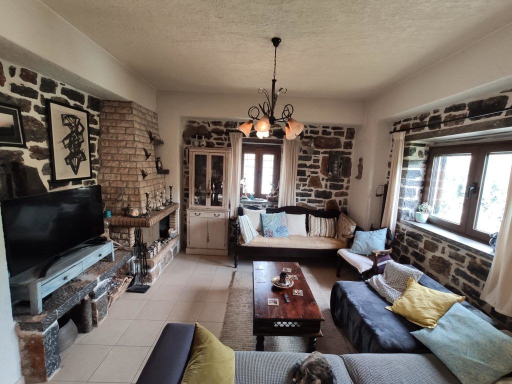 Property photo 3 of 24