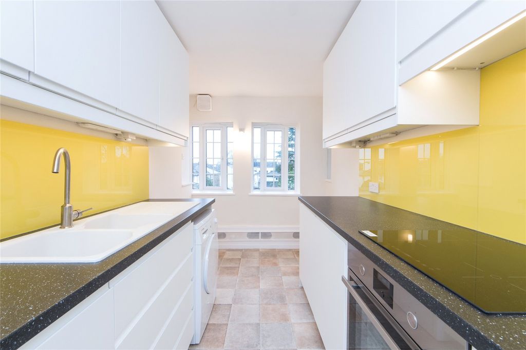 Property photo 3 of 6 Kitchen