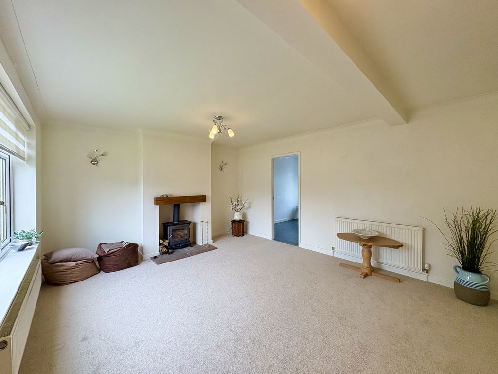 Property photo 2 of 31