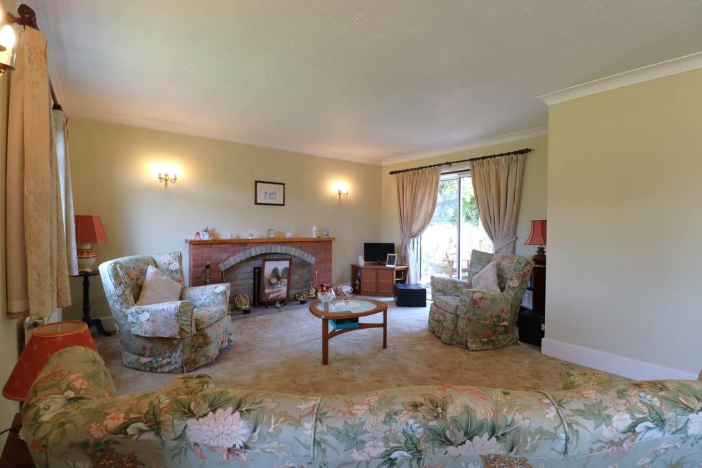Property photo 2 of 14