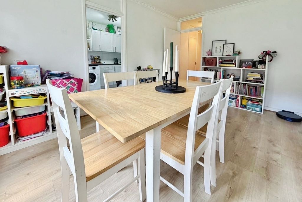 Property photo 3 of 10 Pbox-Img.Jpg