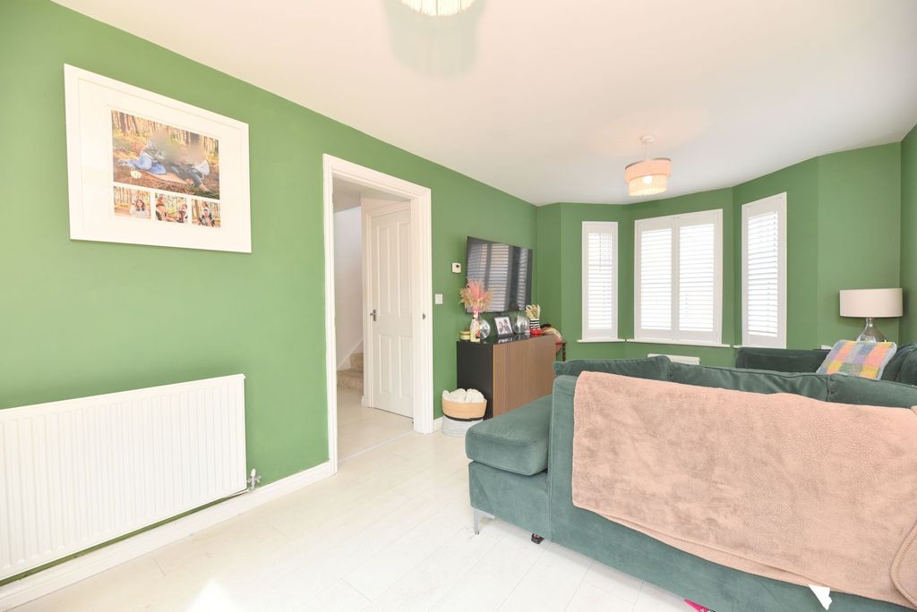 Property photo 3 of 22