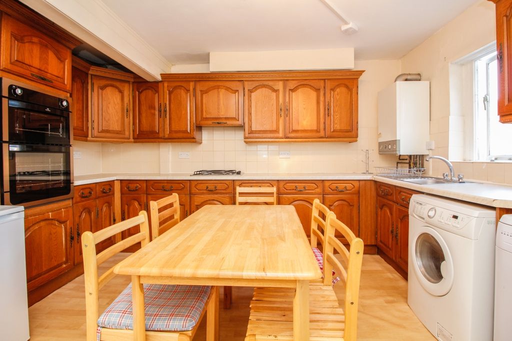 Property photo 2 of 10 Kitchen And Dinin...