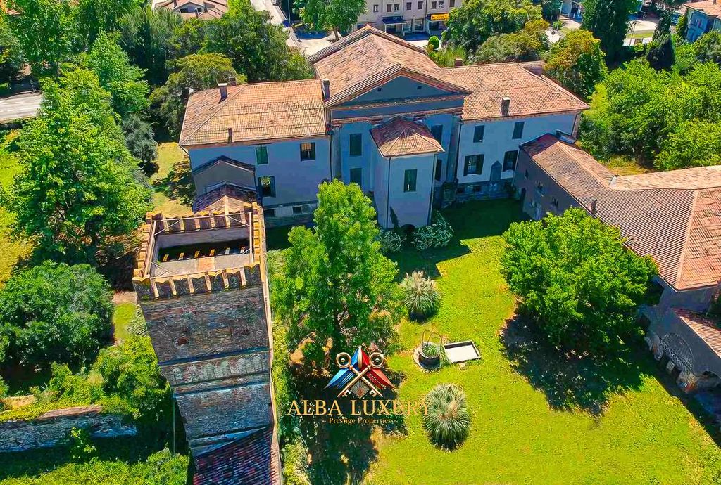 Property photo 1 of 21