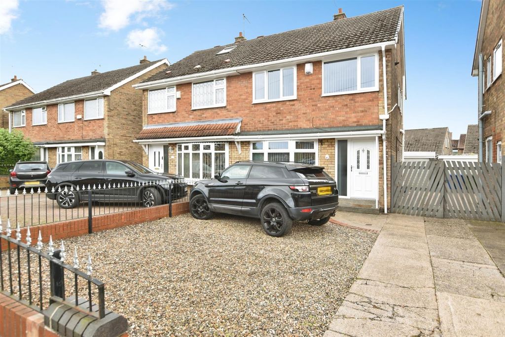Property photo 1 of 11 External