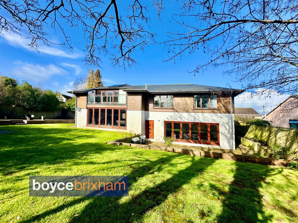 Property photo 1 of 34 27 Mathill.Jpg