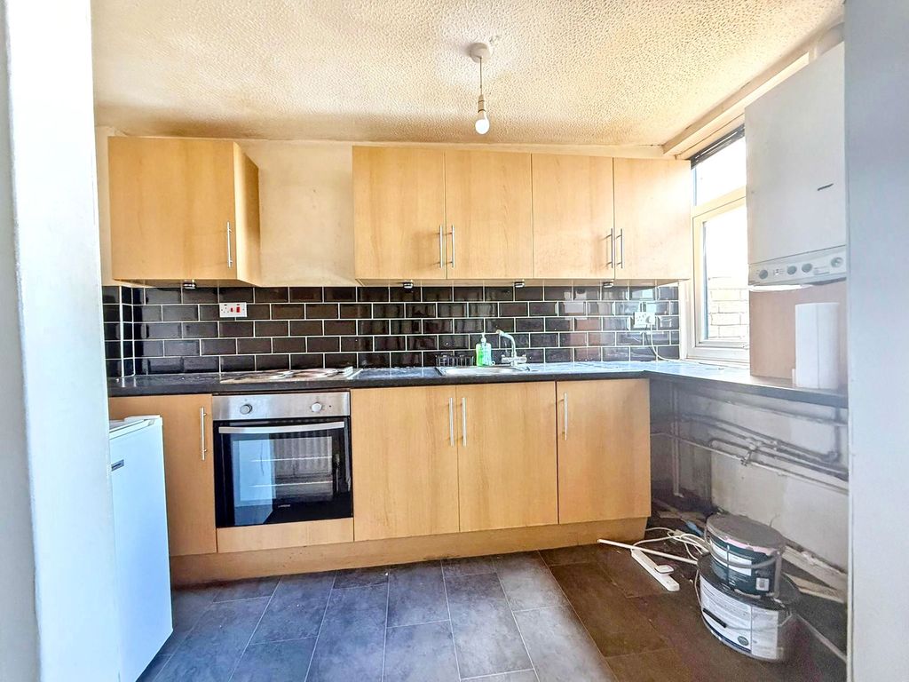 Property photo 2 of 5