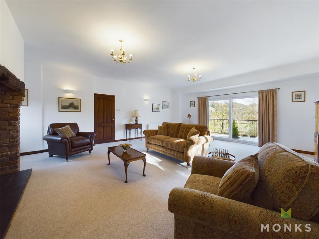 Property photo 3 of 27 Cam01420G0-Pr0558-Still008.Jpg