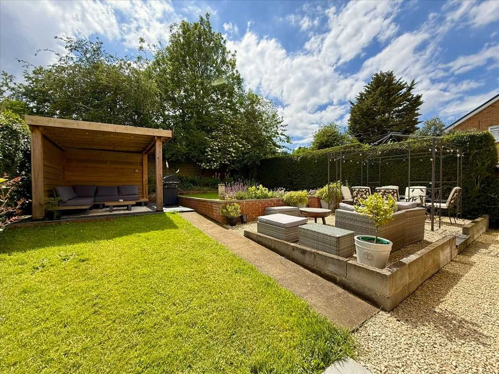 Property photo 2 of 30