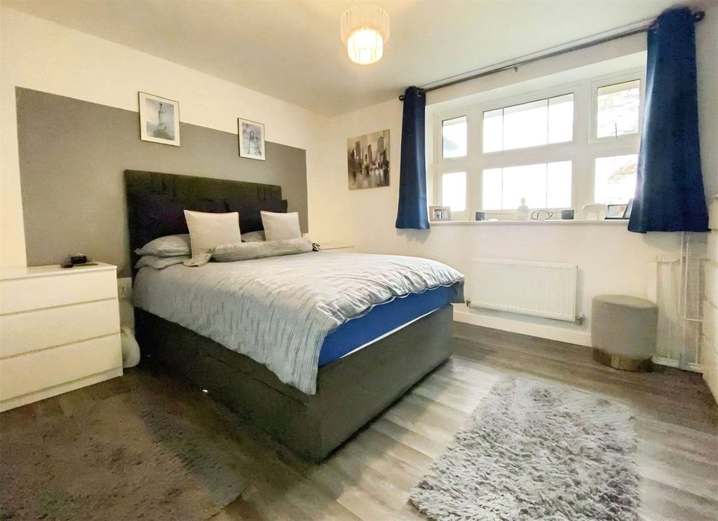 Property photo 3 of 6 Picture No. 15