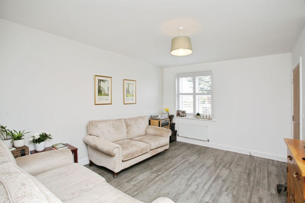 Property photo 3 of 28