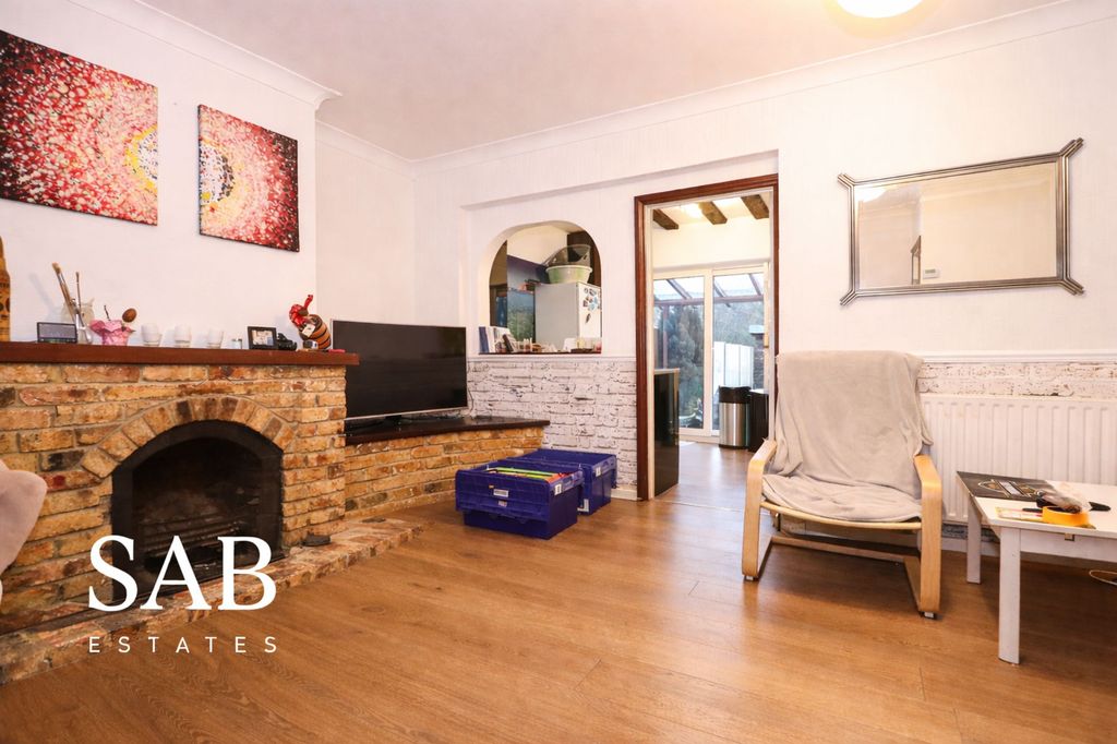 Property photo 1 of 9