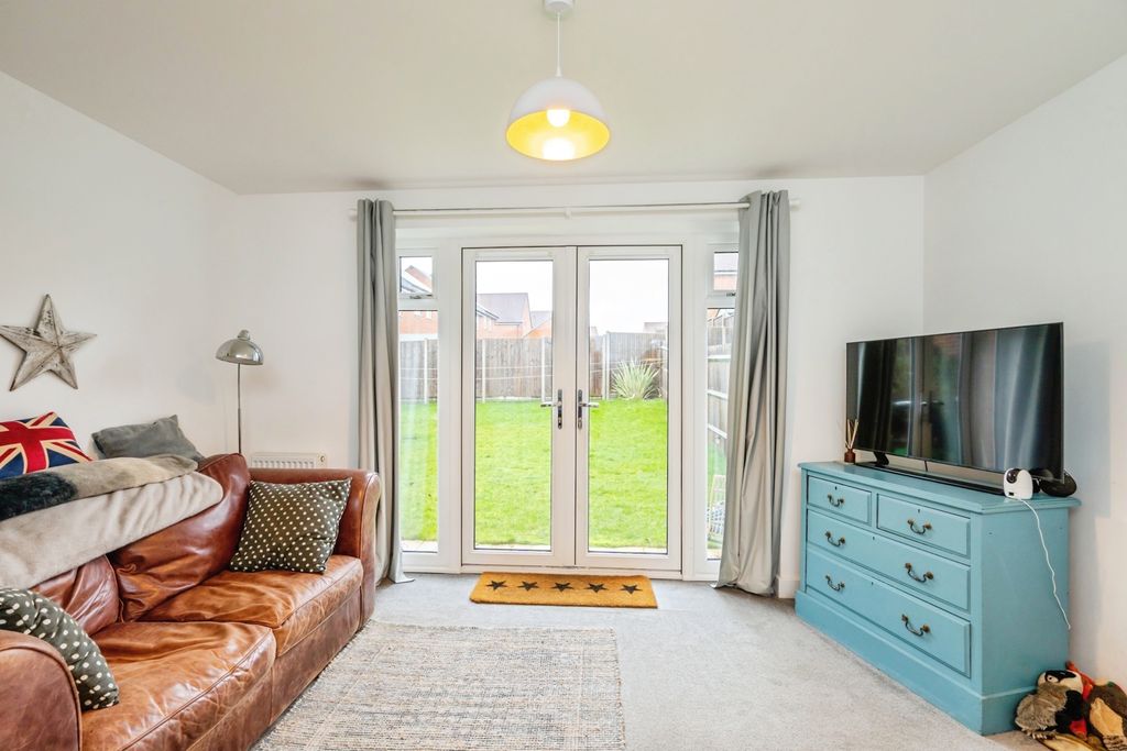 Property photo 2 of 20 Pbox-Img.Jpg