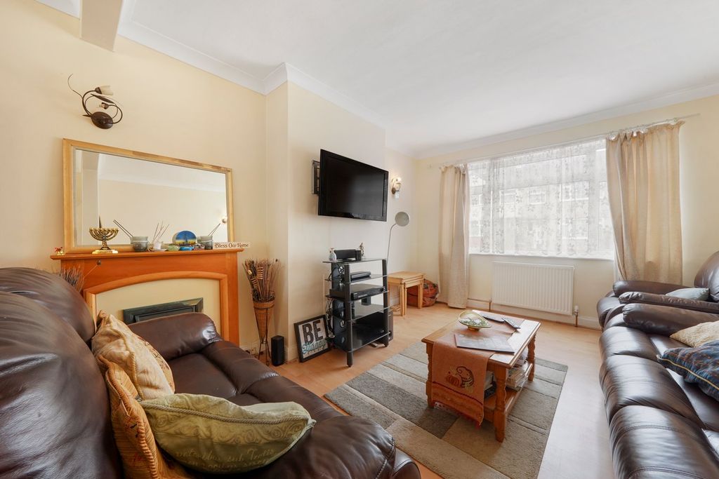 Property photo 2 of 14