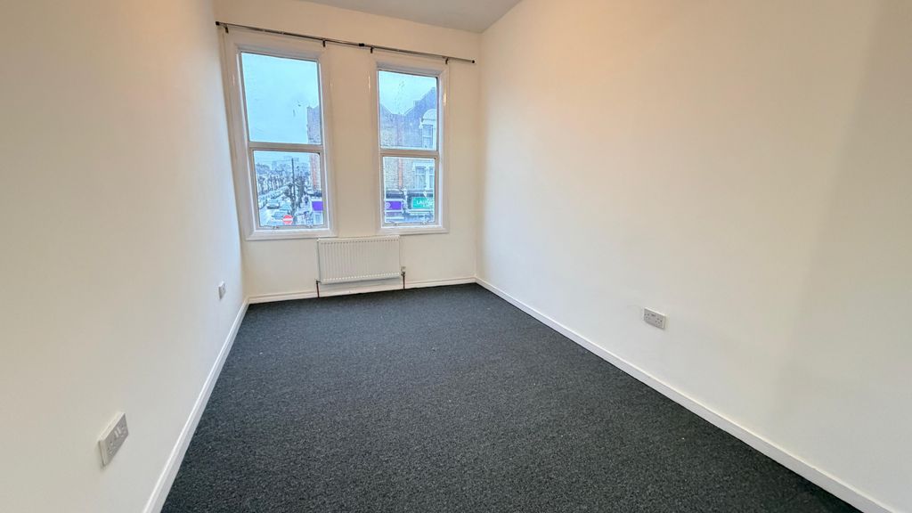 Property photo 2 of 7 Gallery