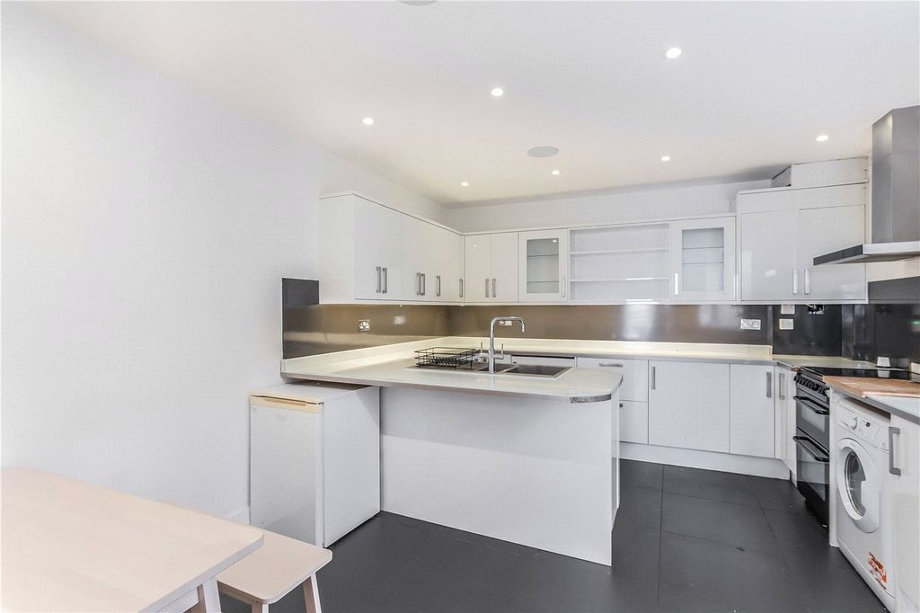Property photo 1 of 11 Kitchen/Diner
