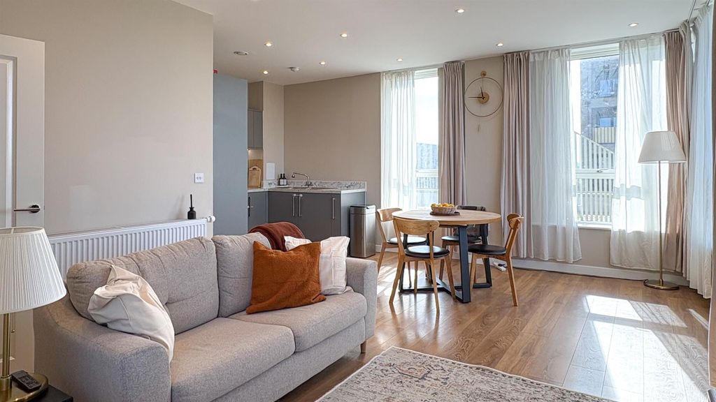 Property photo 1 of 14 Mahindra Way, Beckton, E6 For Sale By Barrain Lond