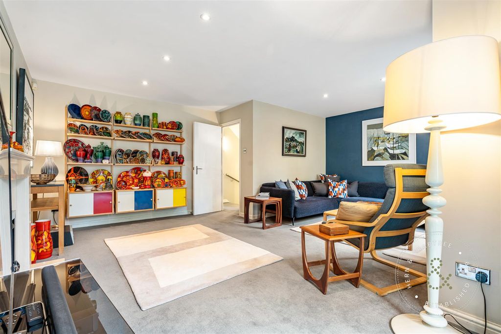 Additional image 24 of 5 bed town house for saleBarquentine Place, Cardiff Bay CF10