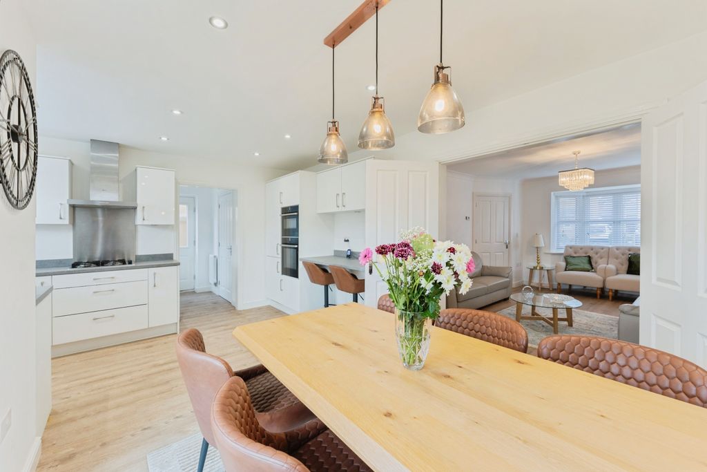 Property photo 1 of 19 Kitchen/Diner