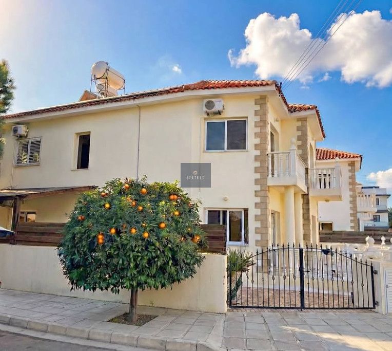 Property photo 2 of 10