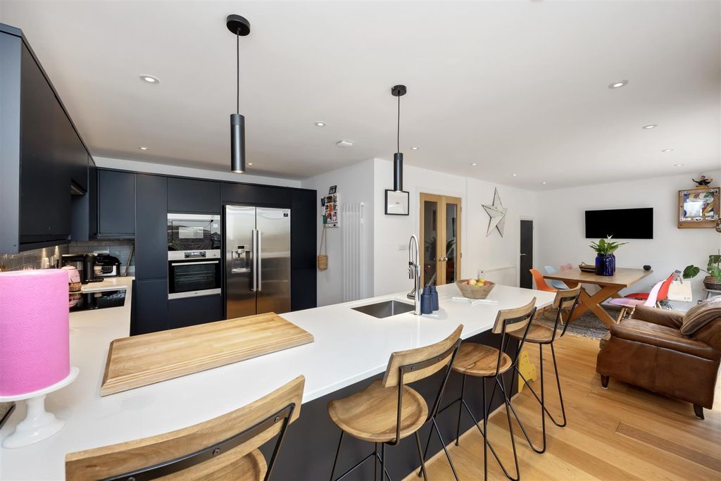 Property photo 2 of 25 Kitchen/Dining Room