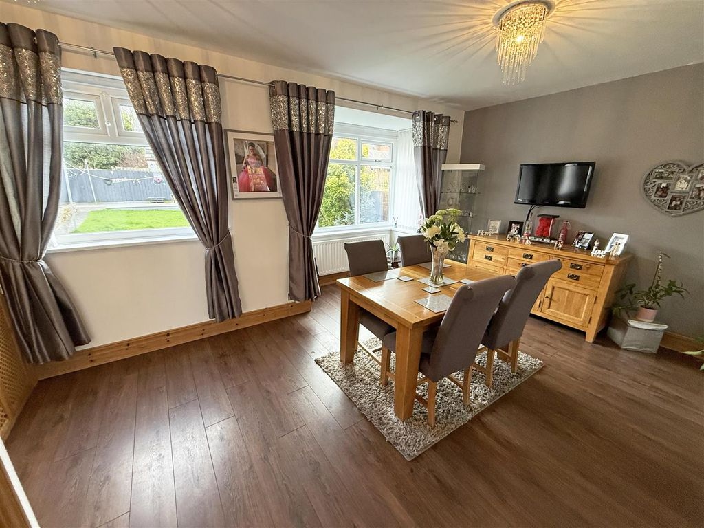 Property photo 3 of 13 Dinning Room.Jpg