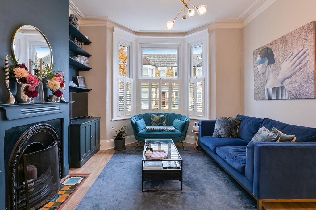 Property photo 2 of 16 Living Room