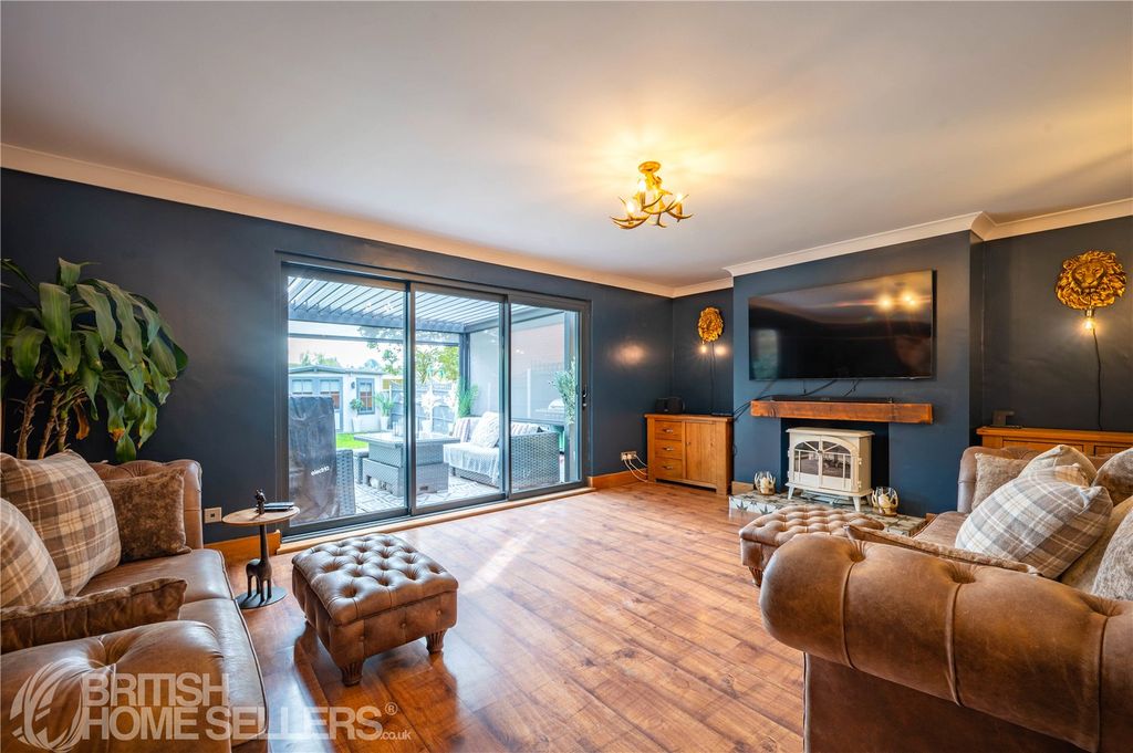 Property photo 2 of 41 Picture No. 30