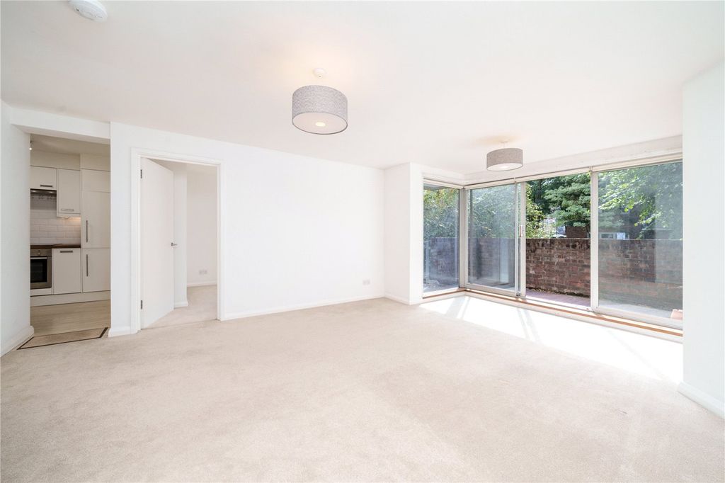 Property photo 2 of 10 Picture No. 08