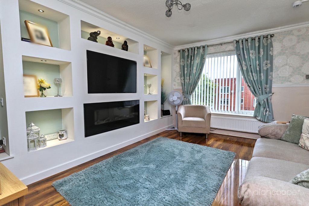 Property photo 3 of 14 5173563