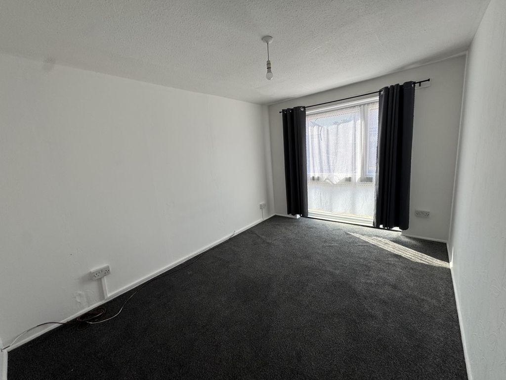 Property photo 3 of 7 Img 3262