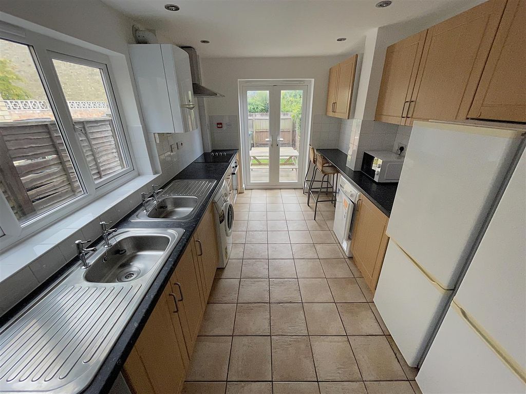 Property photo 2 of 14 34-Kitchen.Jpg