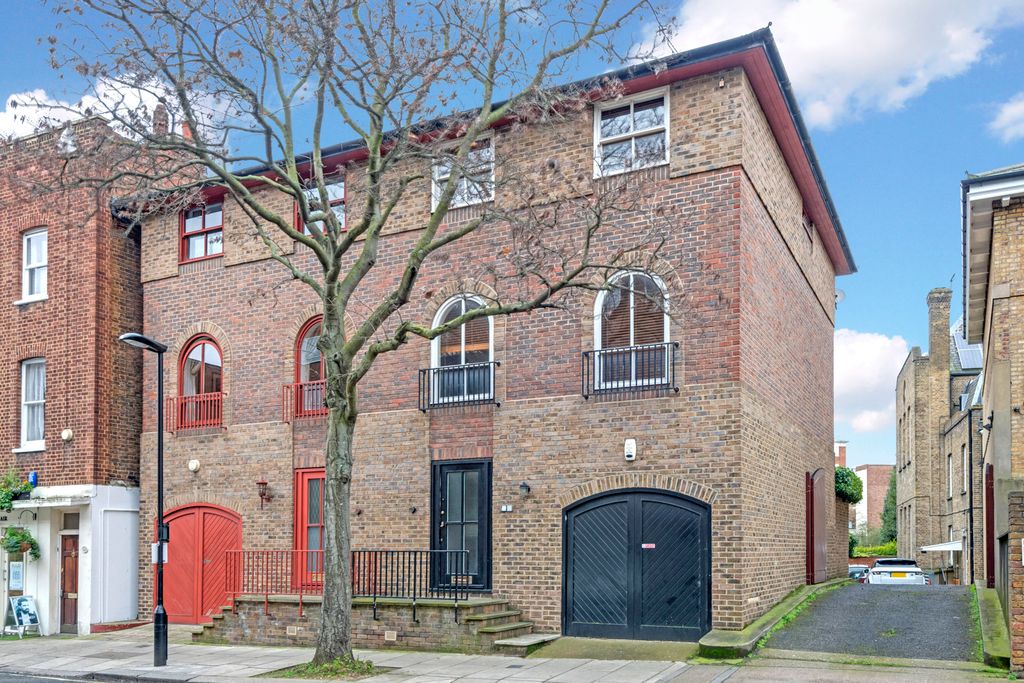 Property photo 1 of 14 Front