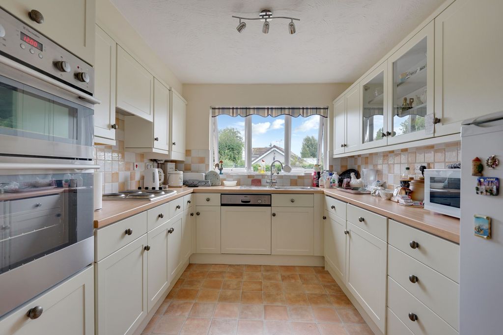 Property photo 2 of 15