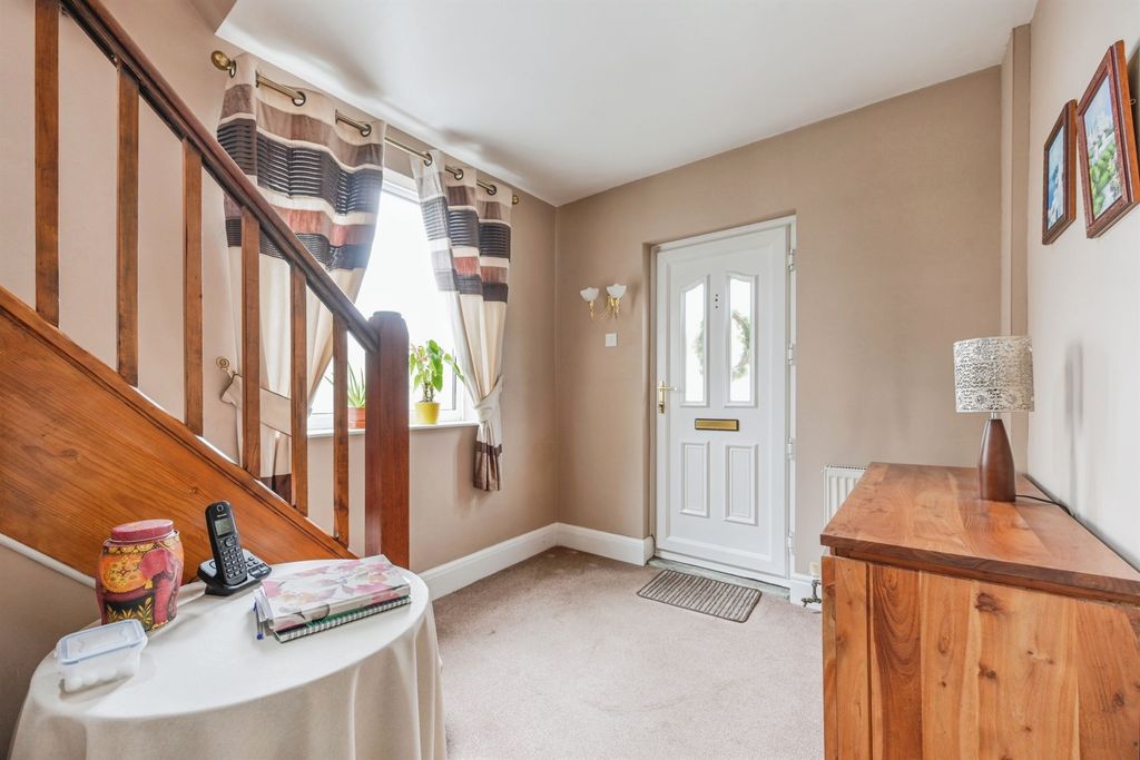 Property photo 3 of 17
