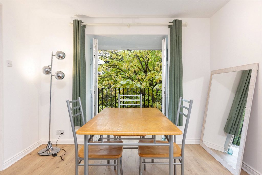 Property photo 3 of 9 Picture No. 06