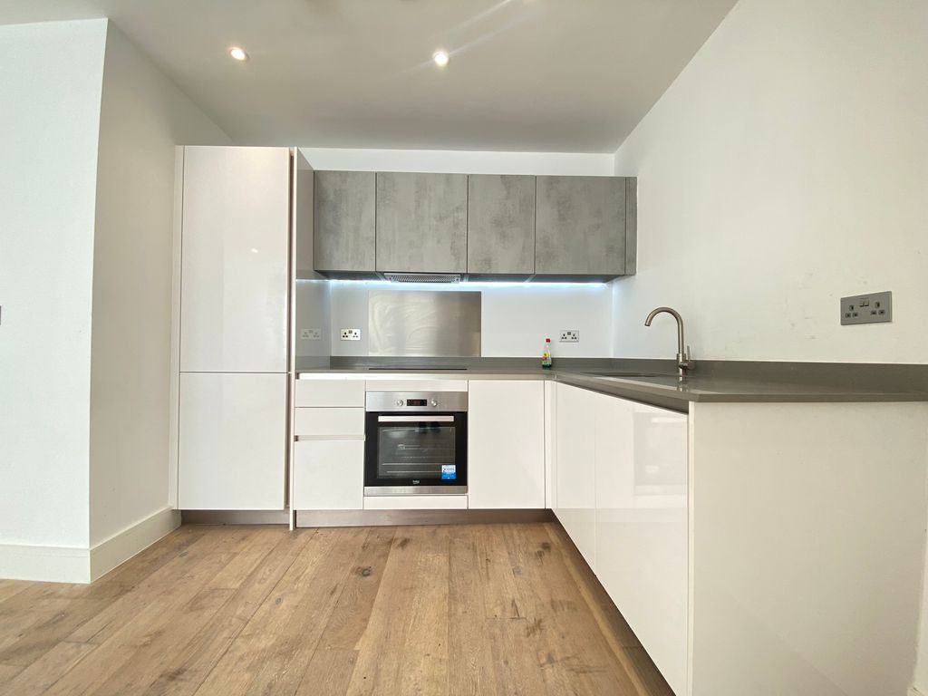 Property photo 3 of 9 Kitchen