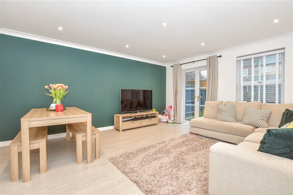 Property photo 3 of 12 Lounge/Diner