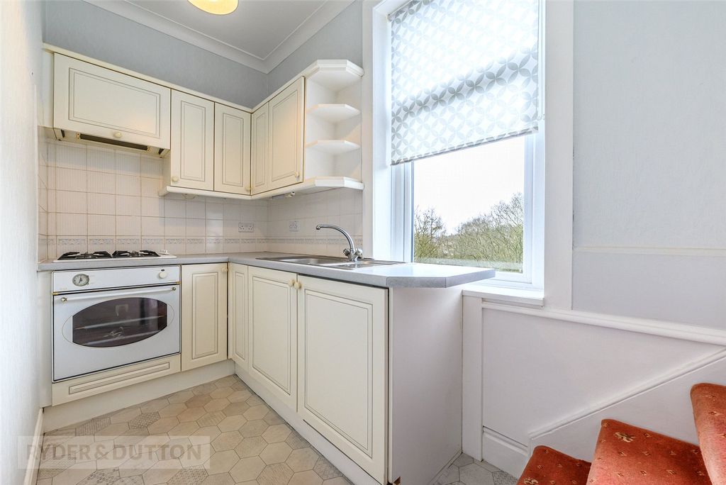 Property photo 3 of 17 Kitchen