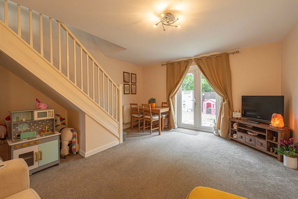 Property photo 3 of 33