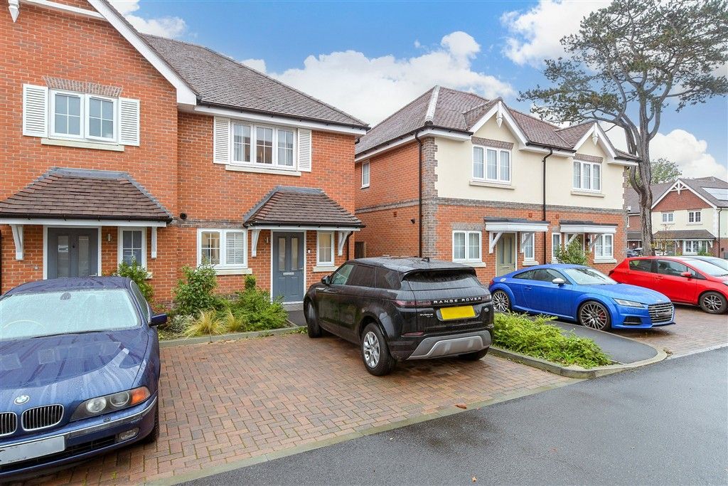 Property photo 3 of 12 External