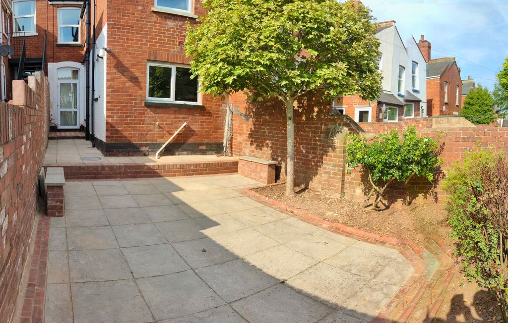 Property photo 2 of 5