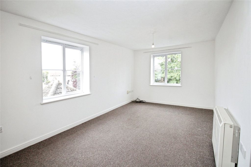 Property photo 2 of 6 Picture No. 14