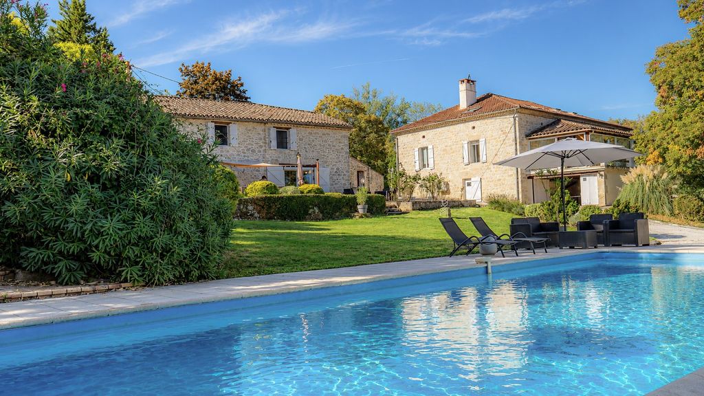Property photo 1 of 35 Beautiful Quercy Property With 2 Large Houses, Swimming Pool And 1 Hectare Of Land