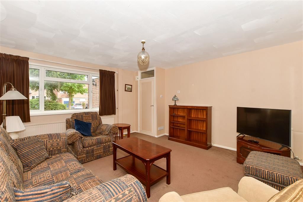 Property photo 1 of 14 Lounge